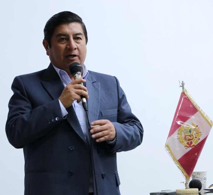 CARLOS ENRIQUE MONGE - Docente